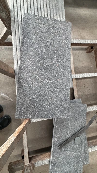 مقابله با استخر Porphyry سبز ایتالیایی