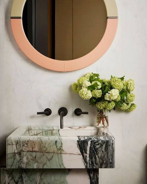 Cristallo Tiffany quartize bathroom